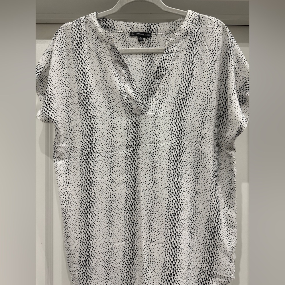 Adrianna Papell Monochrome Dotted Blouse